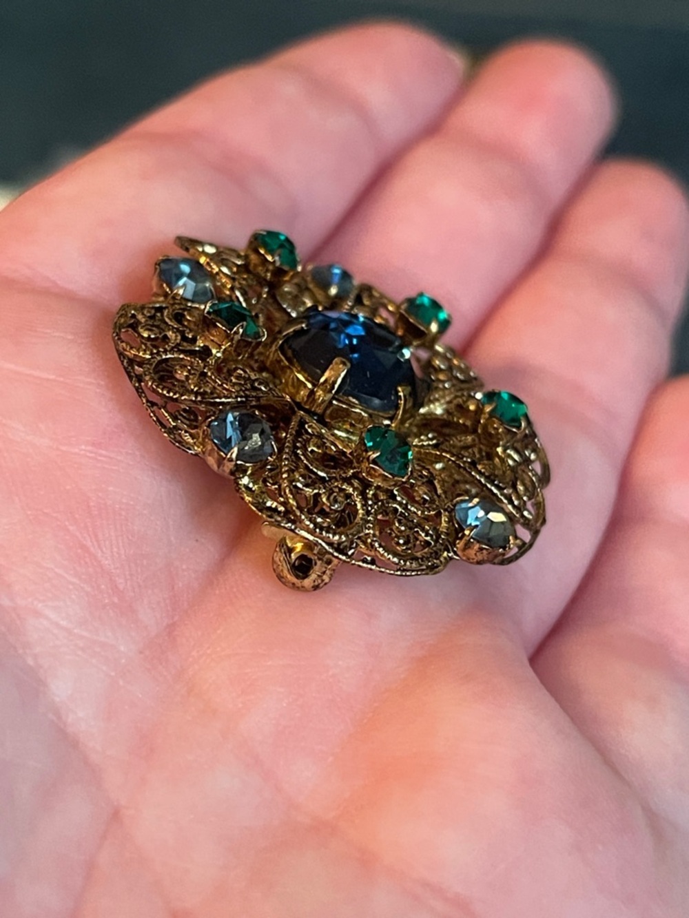 Antique Czechoslovakia Brass Filigree Green & Blue Glass Rhinestone Set - Picture 7 of 11